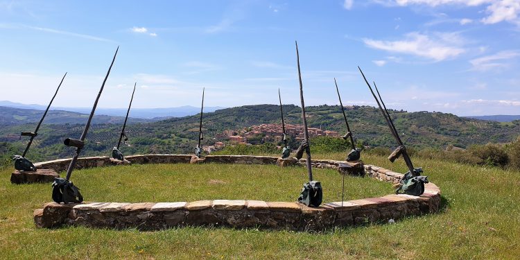 Vista di Seggiano dal Giardino di Daniel Spoerri